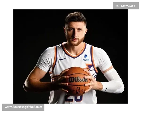 布克在关键时刻的高效得分展现了超级球员的竞技魅力与比赛掌控力